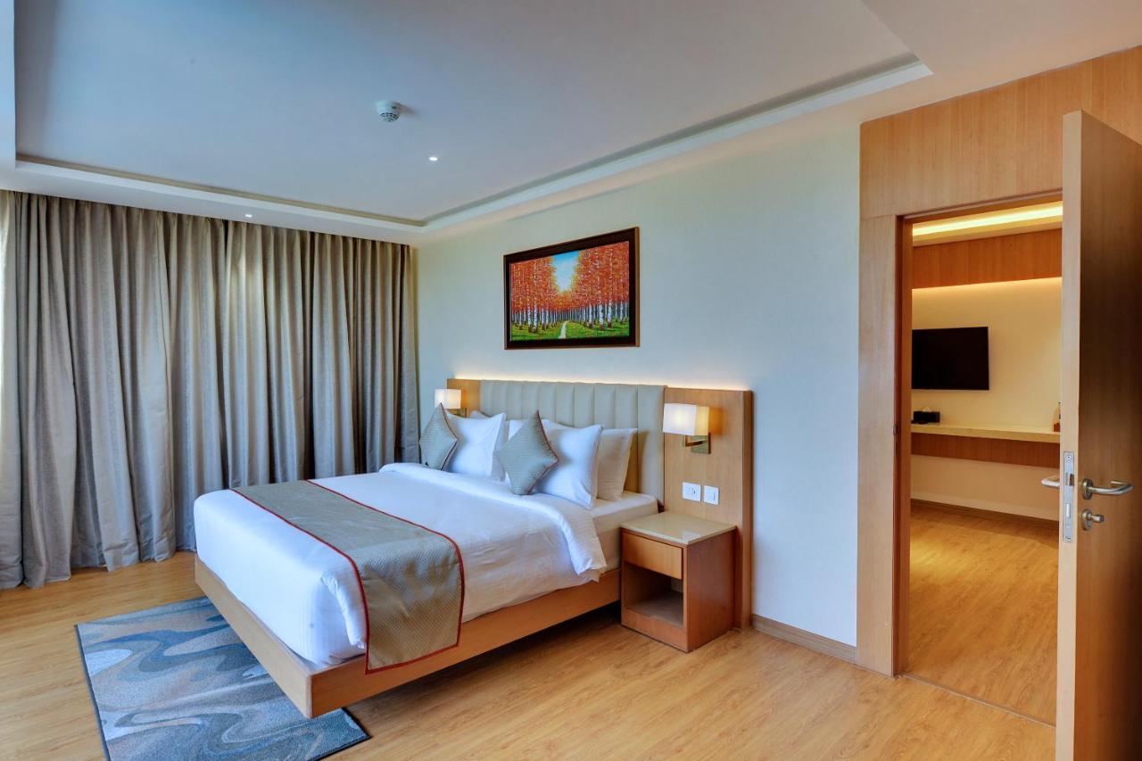 Yesvantpur Clarion Hotel Bangalore מראה חיצוני תמונה