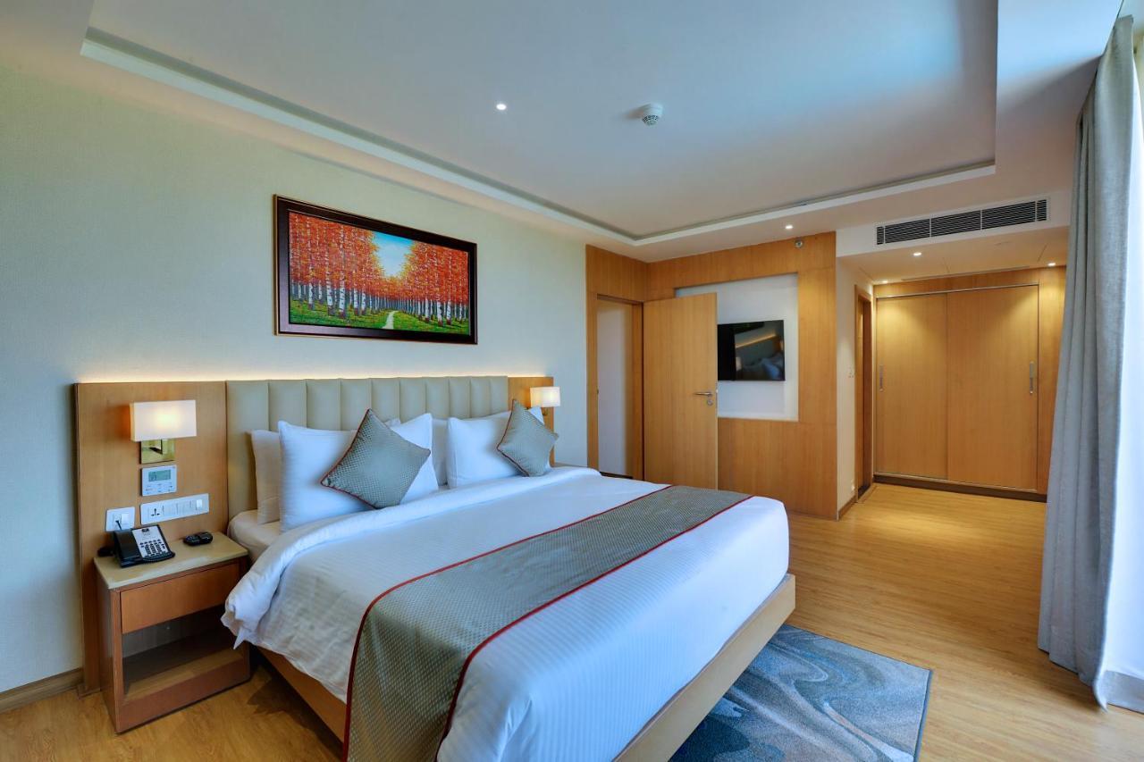 Yesvantpur Clarion Hotel Bangalore מראה חיצוני תמונה