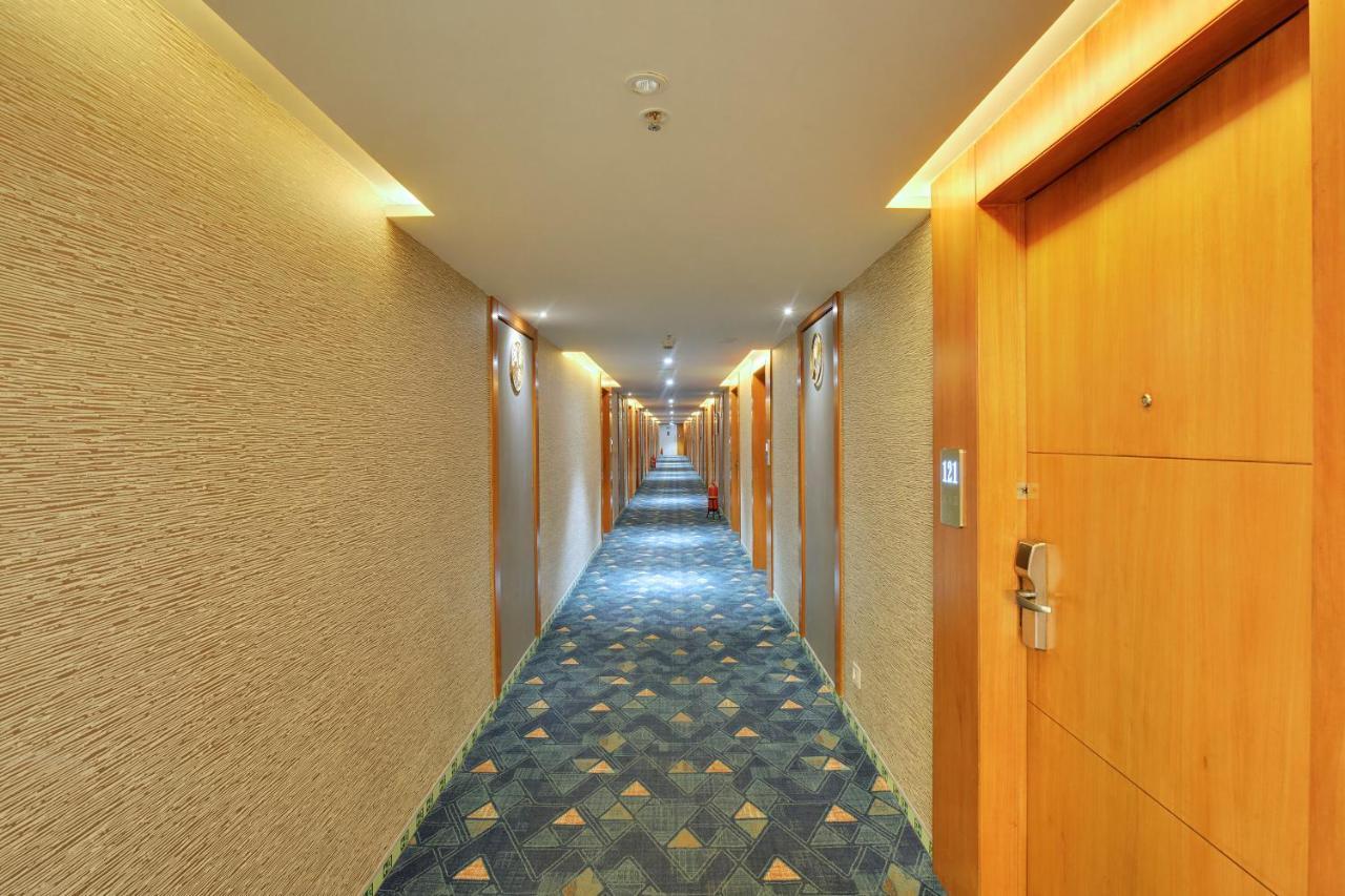 Yesvantpur Clarion Hotel Bangalore מראה חיצוני תמונה
