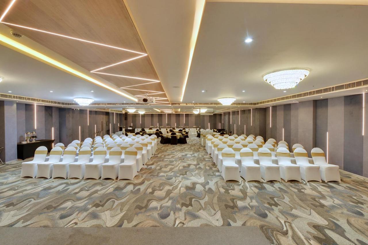 Yesvantpur Clarion Hotel Bangalore מראה חיצוני תמונה